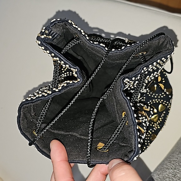 Vintage Embellished Bucket Bag - Picture 3 of 6